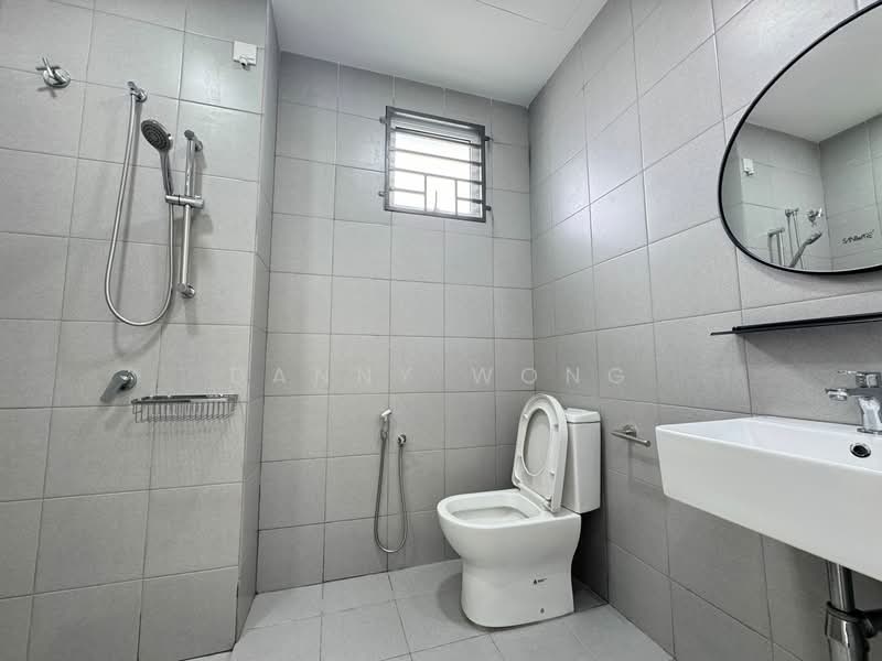 2-storey Terraced House for Rent in Bandar Country Homes (Rawang) - Danny Wong - Bathroom - PropertyGuru.com.my