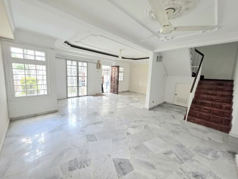 Rumah Teres 2 Tingkat untuk Dijual di Usj 9 (Subang Jaya) - Afiqah . - Living Room - PropertyGuru.com.my