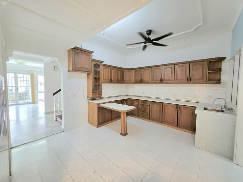 Rumah Teres 2 Tingkat untuk Dijual di Usj 9 (Subang Jaya) - Afiqah . - Kitchen - PropertyGuru.com.my