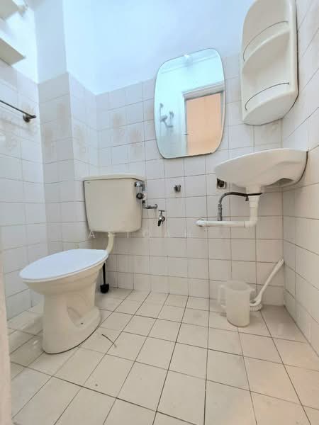 Rumah Teres 2 Tingkat untuk Dijual di Usj 9 (Subang Jaya) - Afiqah . - Bathroom - PropertyGuru.com.my