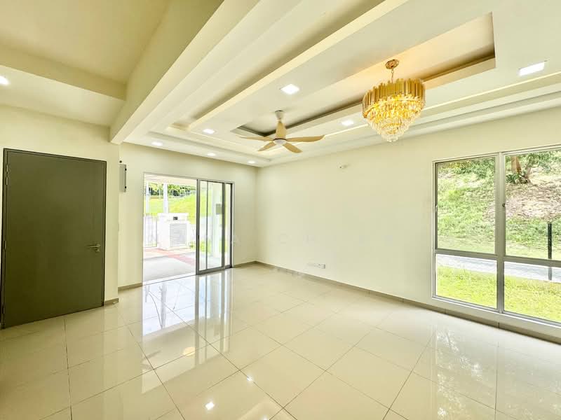 Terraced House for Sale in Sepang (Selangor) - Nana Cheah - Living Room - PropertyGuru.com.my