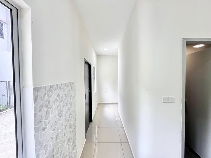 Terraced House for Sale in Sepang (Selangor) - Nana Cheah - Corridor - PropertyGuru.com.my