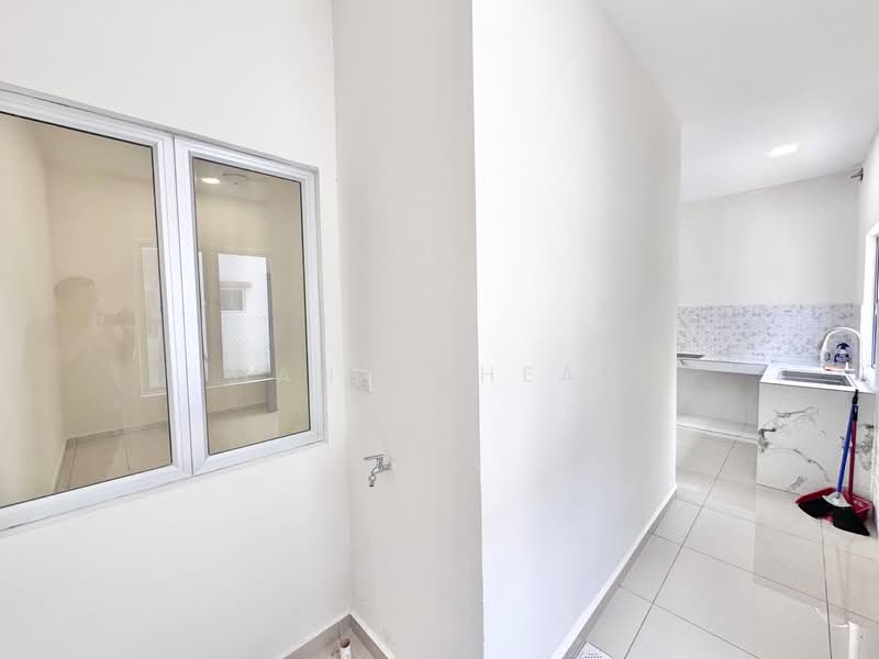 Terraced House for Sale in Sepang (Selangor) - Nana Cheah - Kitchen - PropertyGuru.com.my