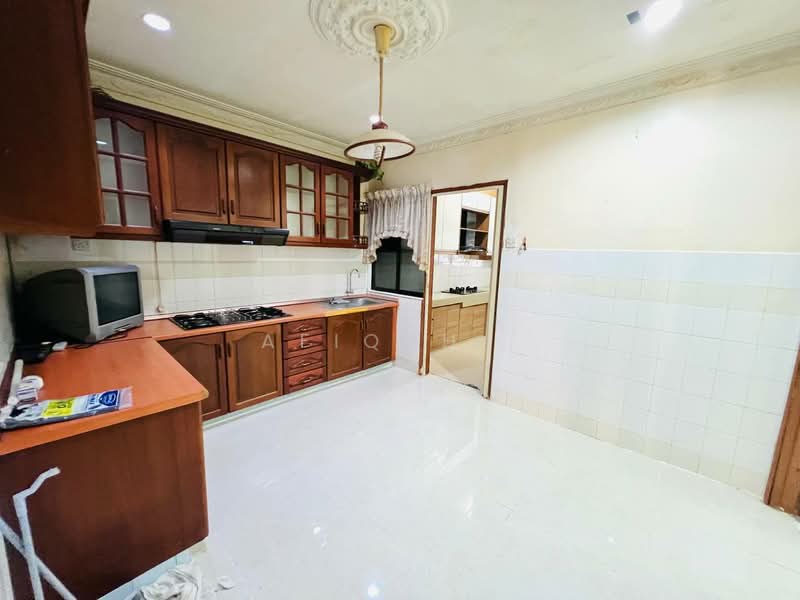 3-storey Terraced House for Sale in Bukit Antarabangsa (Ulu Kelang) - Afiqah . - Kitchen - PropertyGuru.com.my