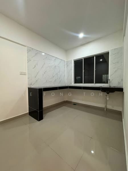 Flat Taman Perling untuk Untuk Dijual - RM 200,000, Feb 2026 - Kitchen - PropertyGuru.com.my