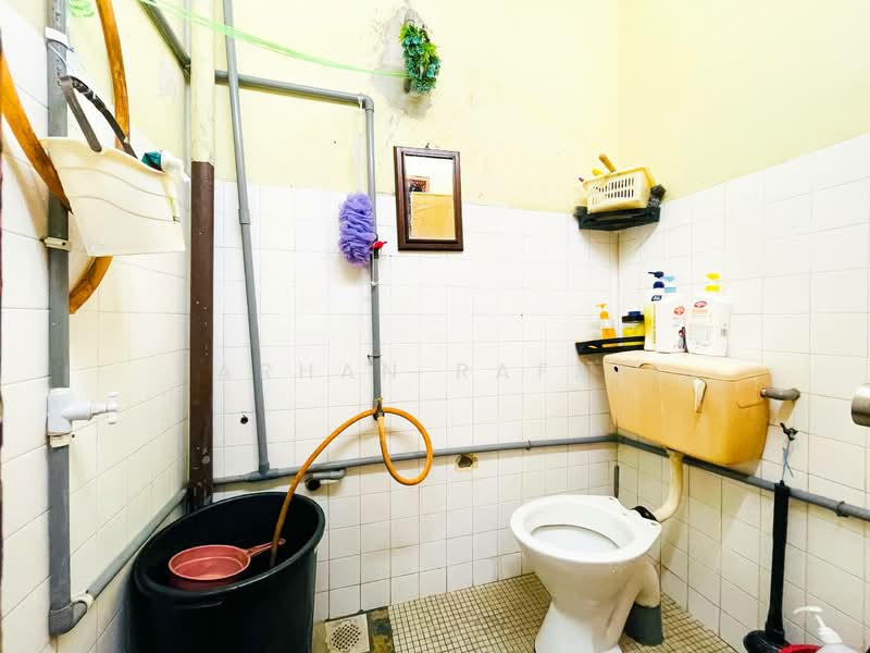 Taman Orkid Jalan Tempinis, Meru untuk Untuk Dijual - RM 270,000, Mac 2026 - Bathroom - PropertyGuru.com.my