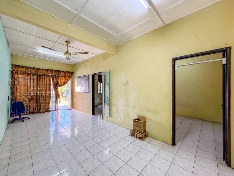 Residential Land for Sale in Telok Panglima Garang (Selangor) - Nana Cheah - Living Room - PropertyGuru.com.my