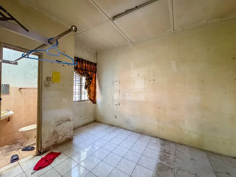 Residential Land for Sale in Telok Panglima Garang (Selangor) - Nana Cheah - Bathroom - PropertyGuru.com.my