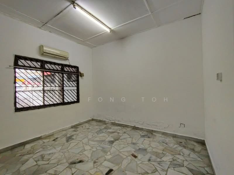 1-storey Terraced House for Sale in Taman Johor Jaya (Johor Bahru) - Ee Fong Toh - Interior - PropertyGuru.com.my