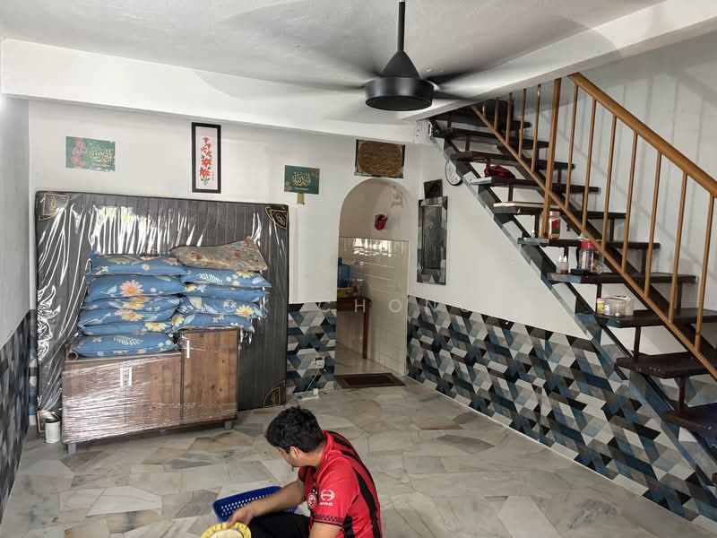 3 Storey Terrace Taman Sentul Jaya, Sentul Kuala Lumpur untuk Untuk Dijual - RM 399,999, Mac 2026 - Living Room - PropertyGuru.com.my