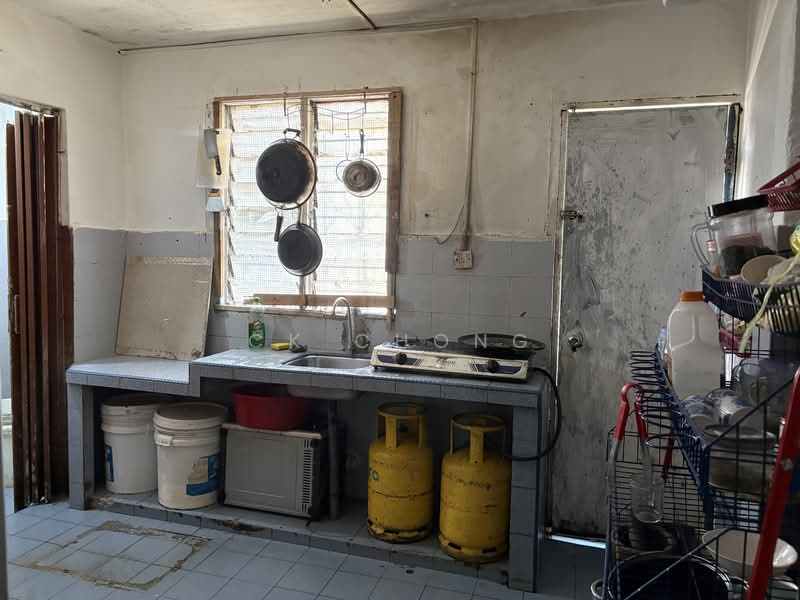 3 Storey Terrace Taman Sentul Jaya, Sentul Kuala Lumpur untuk Untuk Dijual - RM 399,999, Mac 2026 - Kitchen - PropertyGuru.com.my