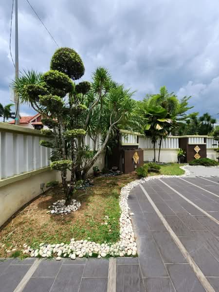 2-storey Terraced House for Sale in Bukit Jelutong (Shah Alam) - Sheikh Imran - Exterior - PropertyGuru.com.my