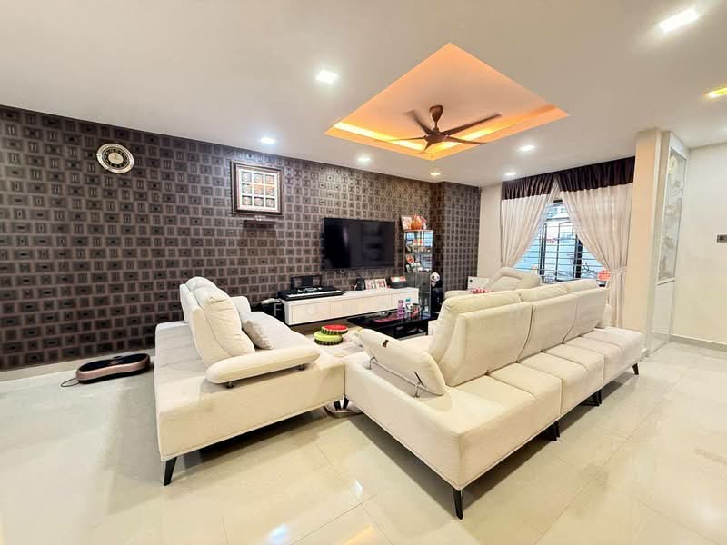 2-storey Terraced House for Sale in Taman Skudai Baru (Skudai) - Ee Fong Toh - Living Room - PropertyGuru.com.my
