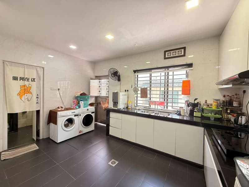 2-storey Terraced House for Sale in Taman Skudai Baru (Skudai) - Ee Fong Toh - Kitchen - PropertyGuru.com.my