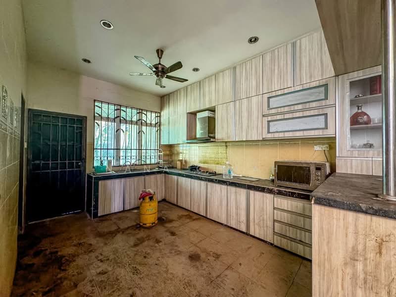 Taman Impiana Villa Nilai untuk Untuk Dijual - RM 499,000, Feb 2026 - Kitchen - PropertyGuru.com.my