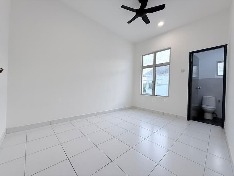 2-storey Terraced House for Sale in Nusantara Prima (Gelang Patah) - Ee Fong Toh - Bathroom - PropertyGuru.com.my