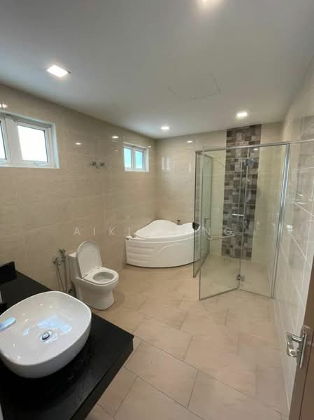 Semi-Detached House for Rent in Sri Petaling (Kuala Lumpur) - Aiki Wong - Bathroom - PropertyGuru.com.my