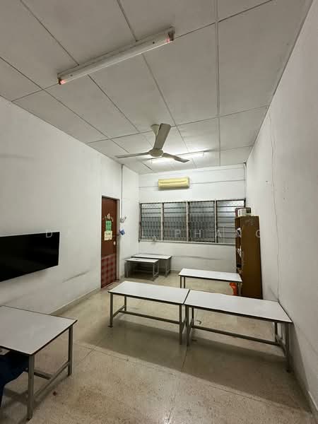 Jelutong Commercial Bungalow untuk Untuk Disewa - RM 6,000 /bulan, Mac 2026 - Study - PropertyGuru.com.my