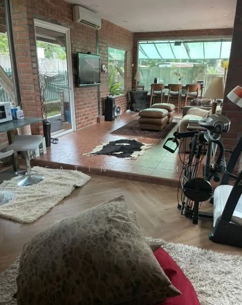 Bungalow for Sale in Kampung Sungai Penchala (Sungai Penchala) - Fatin Azemi - Living Room - PropertyGuru.com.my