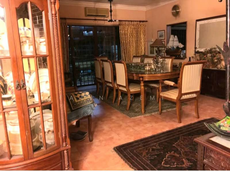 Bungalow for Sale in Kampung Sungai Penchala (Sungai Penchala) - Fatin Azemi - Dining Room - PropertyGuru.com.my