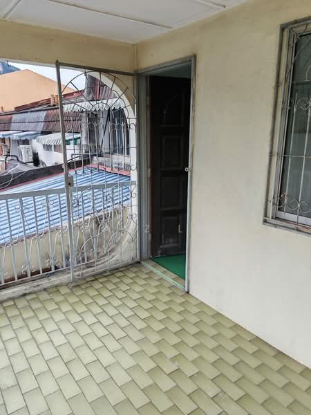 2-storey Terraced House for Rent in Batu Caves (Selangor) - Samz Lai - Balcony - PropertyGuru.com.my