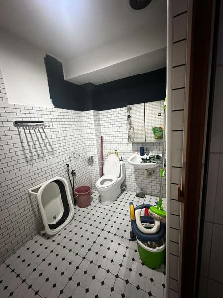 1.5-storey Terraced House for Sale in Taman Cheras Utama (Cheras) - M.J Zairin - Bathroom - PropertyGuru.com.my