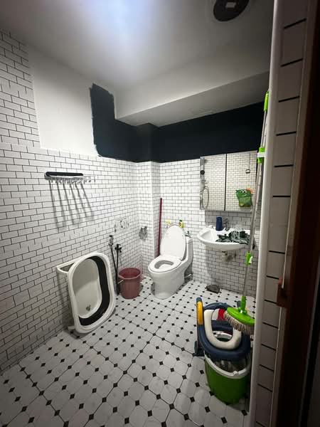 1.5-storey Terraced House for Sale in Taman Cheras Utama (Cheras) - M.J Zairin - Bathroom - PropertyGuru.com.my