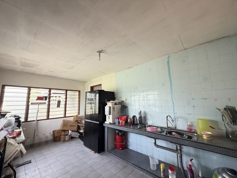 Taman Desa Skudai Terrace untuk Untuk Dijual - RM 608,000, Feb 2026 - Kitchen - PropertyGuru.com.my