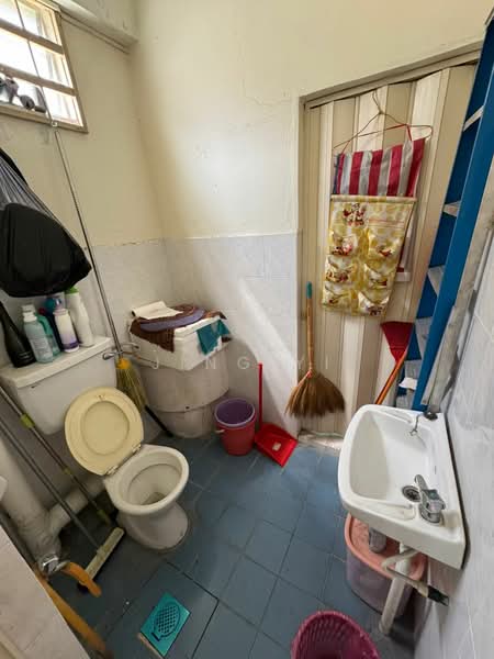 Semi-Detached House for Sale in Taman Tasek Indah (Simpang Ampat) - Jing Yi - Bathroom - PropertyGuru.com.my