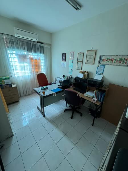 Semi-Detached House for Sale in Taman Tasek Indah (Simpang Ampat) - Jing Yi - Study - PropertyGuru.com.my