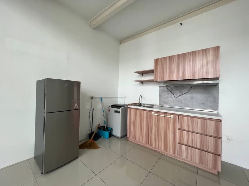 SOHO @ Empire City untuk Untuk Disewa - RM 1,400 /bulan, Feb 2026 - Kitchen - PropertyGuru.com.my