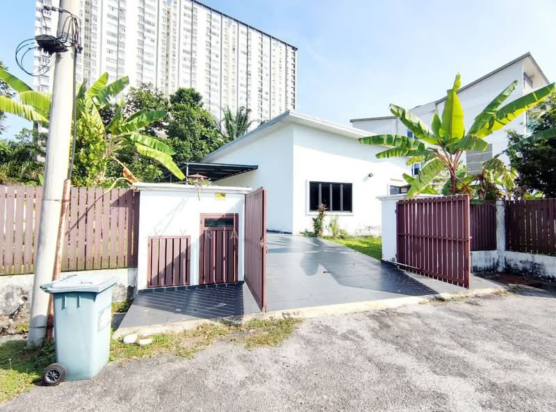 SINGLE STOREY BUNGALOW SUNGAI RAMAL LUAR KAJANG untuk Untuk Disewa - RM 2,500 /bulan, Feb 2026 - Exterior - PropertyGuru.com.my