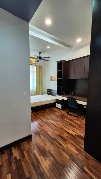 Ferringhi Park 3 Storey Semi-detached Corner House untuk Untuk Disewa - RM 3,800 /bulan, Feb 2026 - Bedroom - PropertyGuru.com.my