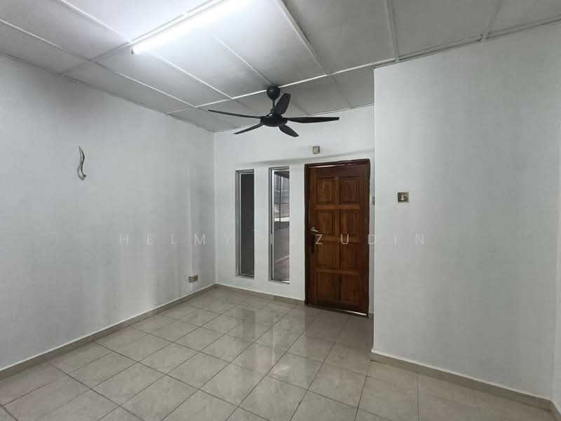 Puchong Utama (Seksyen 1) untuk Untuk Dijual - RM 570,000, Mac 2026 - Entrance - PropertyGuru.com.my