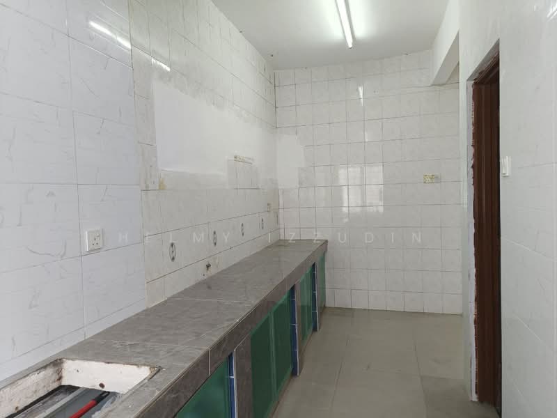 Puchong Utama (Seksyen 1) untuk Untuk Dijual - RM 570,000, Mac 2026 - Kitchen - PropertyGuru.com.my