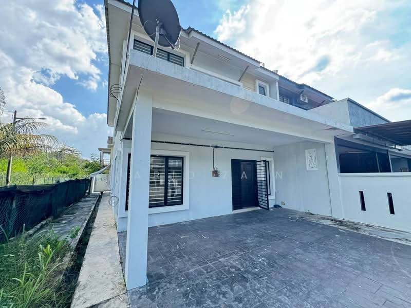 2-storey Terraced House for Sale in Saujana Rawang (Rawang) - Farid Zain - Exterior - PropertyGuru.com.my