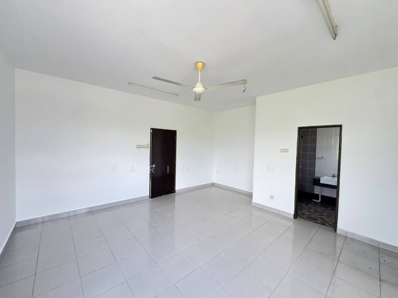 2-storey Terraced House for Sale in Saujana Rawang (Rawang) - Farid Zain - Living Room - PropertyGuru.com.my