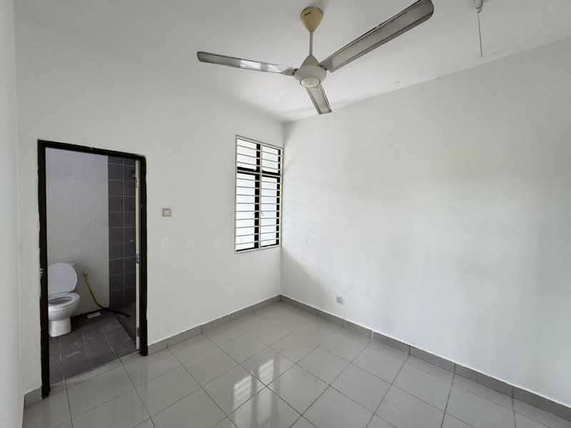 2-storey Terraced House for Sale in Saujana Rawang (Rawang) - Farid Zain - Bathroom - PropertyGuru.com.my
