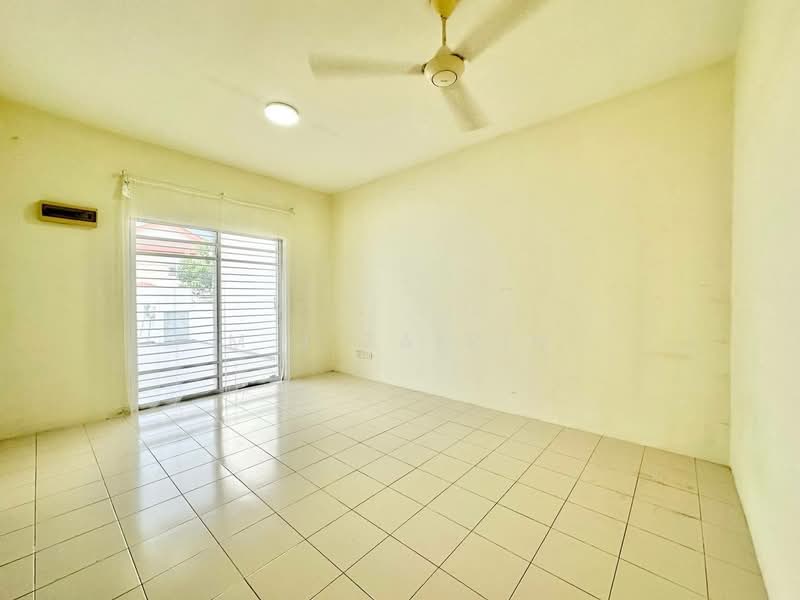 2-storey Terraced House for Sale in Ukay Bistari (Ulu Kelang) - M.J Zairin - Living Room - PropertyGuru.com.my
