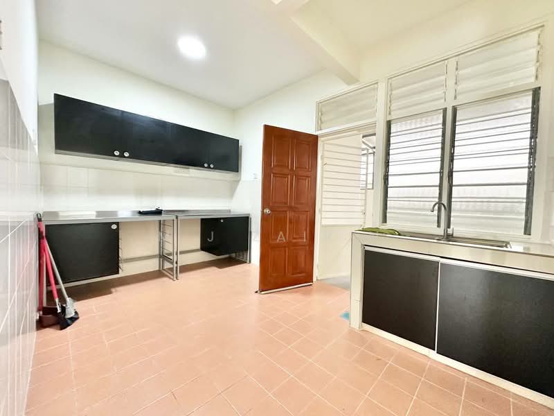 2-storey Terraced House for Sale in Ukay Bistari (Ulu Kelang) - M.J Zairin - Kitchen - PropertyGuru.com.my