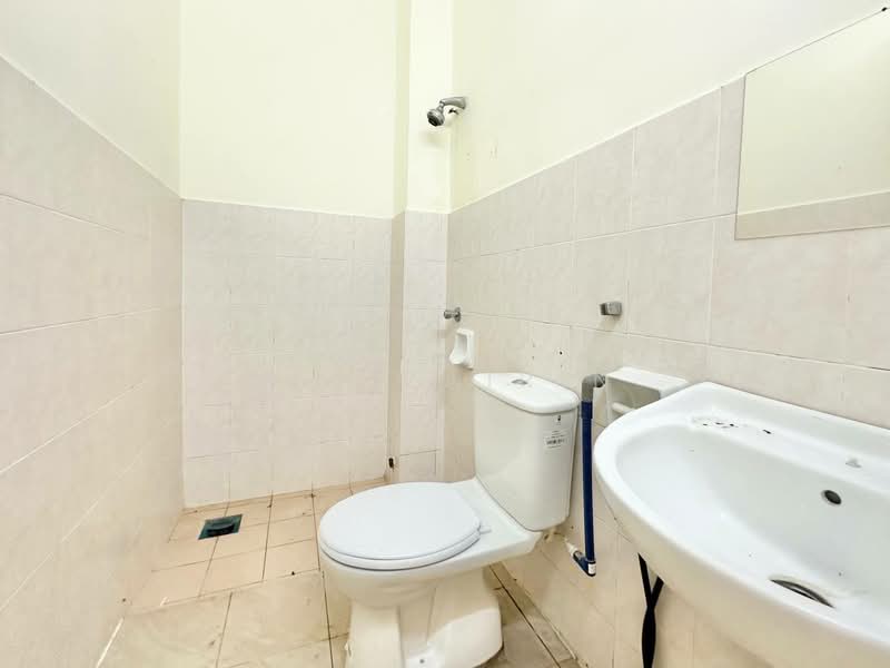 2-storey Terraced House for Sale in Ukay Bistari (Ulu Kelang) - M.J Zairin - Bathroom - PropertyGuru.com.my