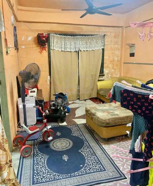 Flat for Sale at Flat Temenggong - Siva Stark - Living Room - PropertyGuru.com.my