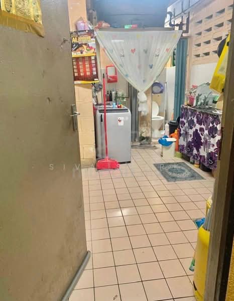 Flat for Sale at Flat Temenggong - Siva Stark - Bathroom - PropertyGuru.com.my