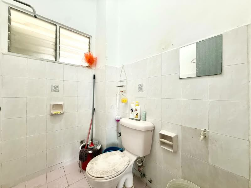 Pangsapuri Sri Camellia untuk Untuk Dijual - RM 249,000, Feb 2026 - Bathroom - PropertyGuru.com.my