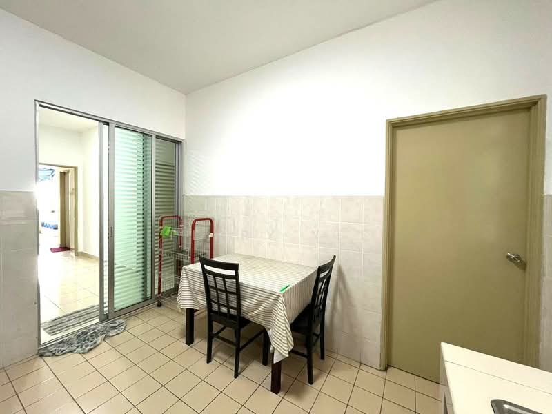 Condominium for Rent at Pearl Avenue - Terry Yee - Dining Room - PropertyGuru.com.my