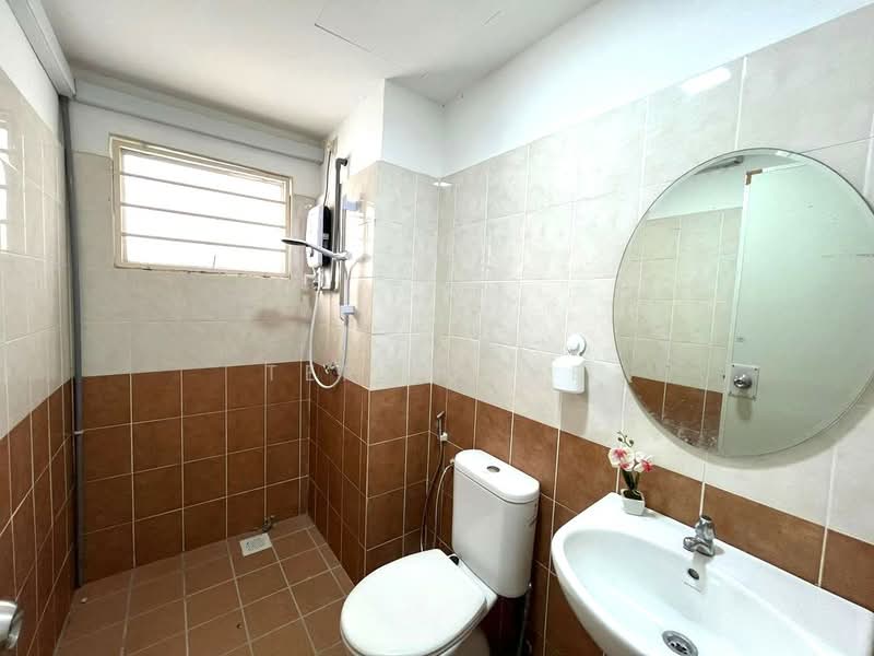 Condominium for Rent at Pearl Avenue - Terry Yee - Bathroom - PropertyGuru.com.my