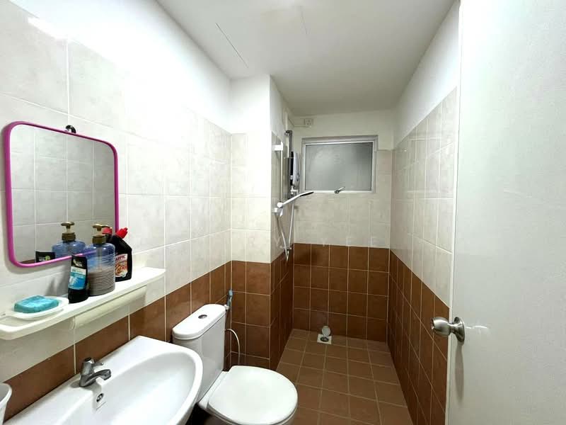 Condominium for Rent at Pearl Avenue - Terry Yee - Bathroom - PropertyGuru.com.my