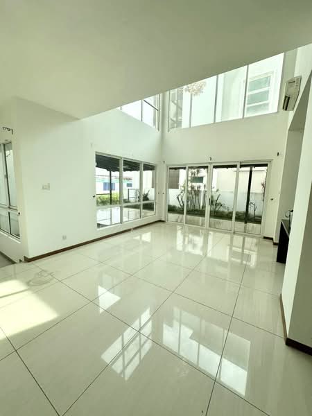 Bungalow for Sale in Senibong (Permas Jaya) - Yik Tat - Living Room - PropertyGuru.com.my