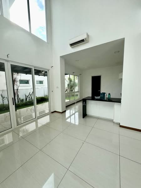Bungalow for Sale in Senibong (Permas Jaya) - Yik Tat - Living Room - PropertyGuru.com.my