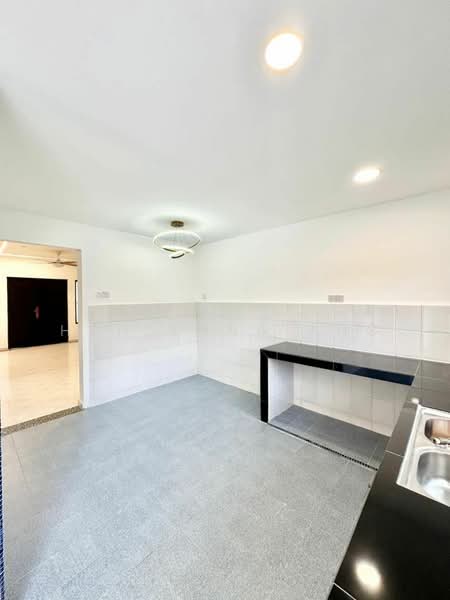 Taman Skudai Baru untuk Untuk Dijual - RM 375,000, Feb 2026 - Kitchen - PropertyGuru.com.my